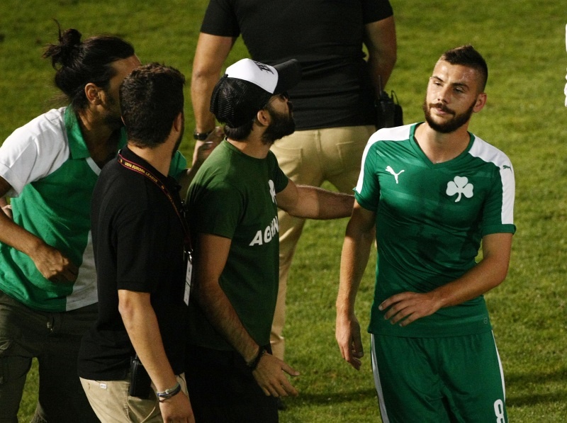 Ντου οπαδών σε Νάνο και Σάντσεθ! (photos)