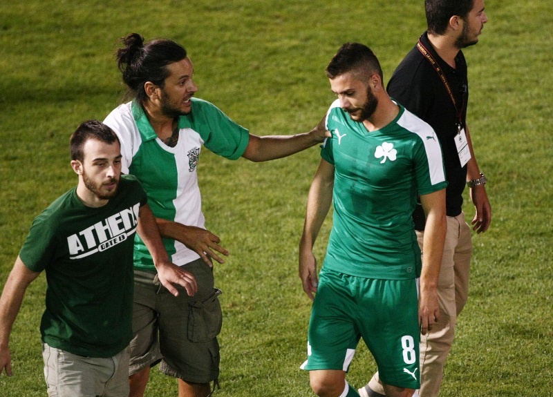 Ντου οπαδών σε Νάνο και Σάντσεθ! (photos)