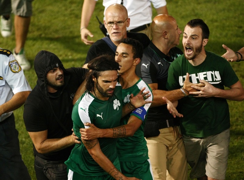 Ντου οπαδών σε Νάνο και Σάντσεθ! (photos)