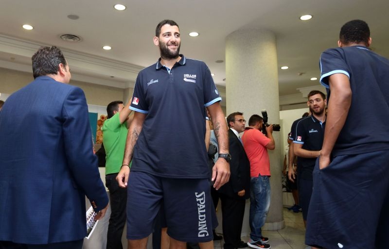 Πανικός για την Εθνική στο Περιστέρι! (photos)