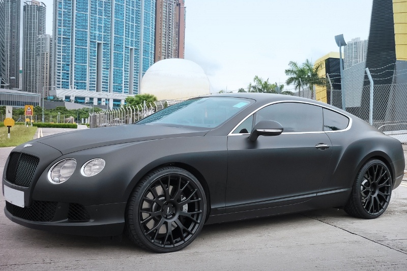 Η τρομερή Bentley του Μπερμπάτοφ! (photos)