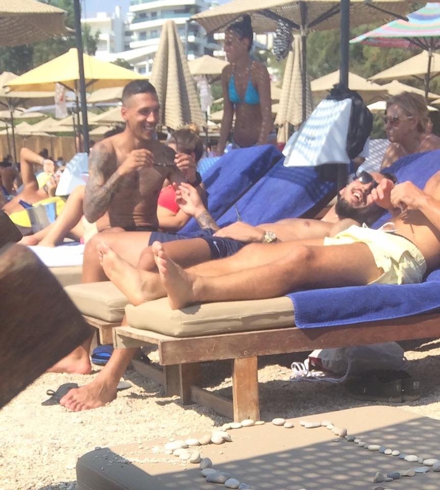 Απολαμβάνουν το μπάνιο τους μετά την ήττα!