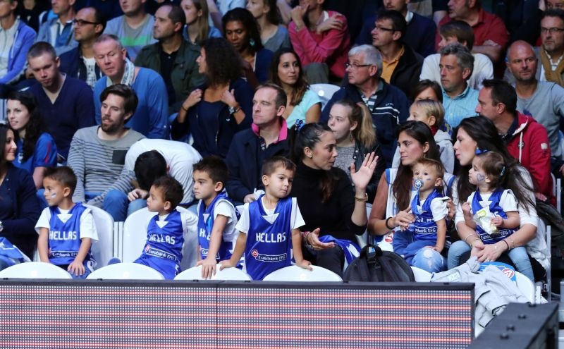 «Οικογένεια» και στη Γαλλία (photos)