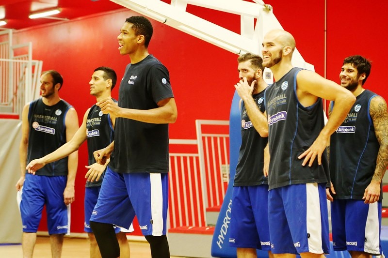 Γροθιά για την πρόκριση (photos)