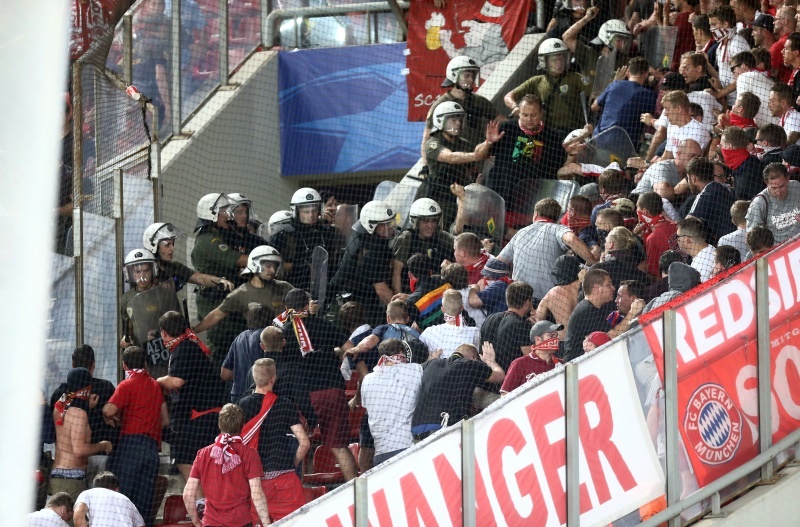 Εικόνες από τα επεισόδια στο «Γ. Καραϊσκάκης»! (photos)