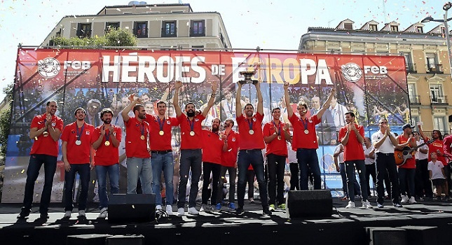 Εντυπωσιακή υποδοχή στους «Ήρωες της Ευρώπης» (video+photos)