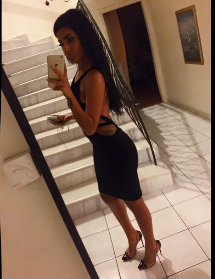 Αυτή τρέλανε τον Εσιέν (photos)