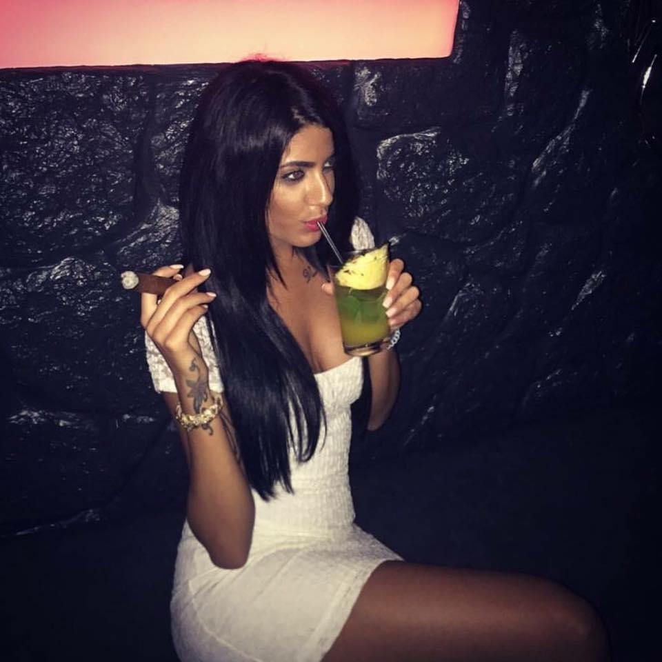 Αυτή τρέλανε τον Εσιέν (photos)