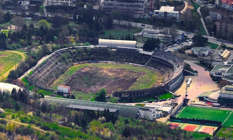Οπαδοί ανακαίνισαν γήπεδο από το... μηδέν! (photos&video)