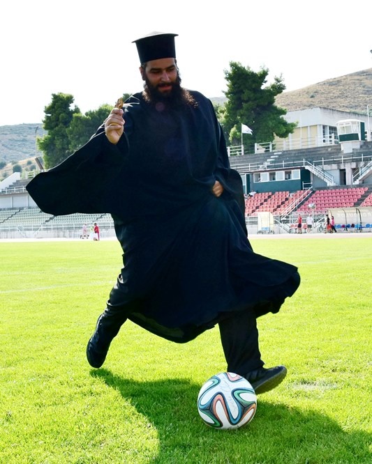 Μπαλαδόρος ο Παπάς! (photos)