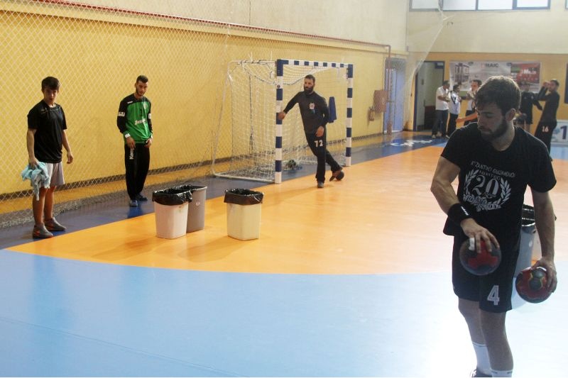 Απαράδεκτο: Τραυματίες λόγω.. βροχής σε κλειστό! (photos)