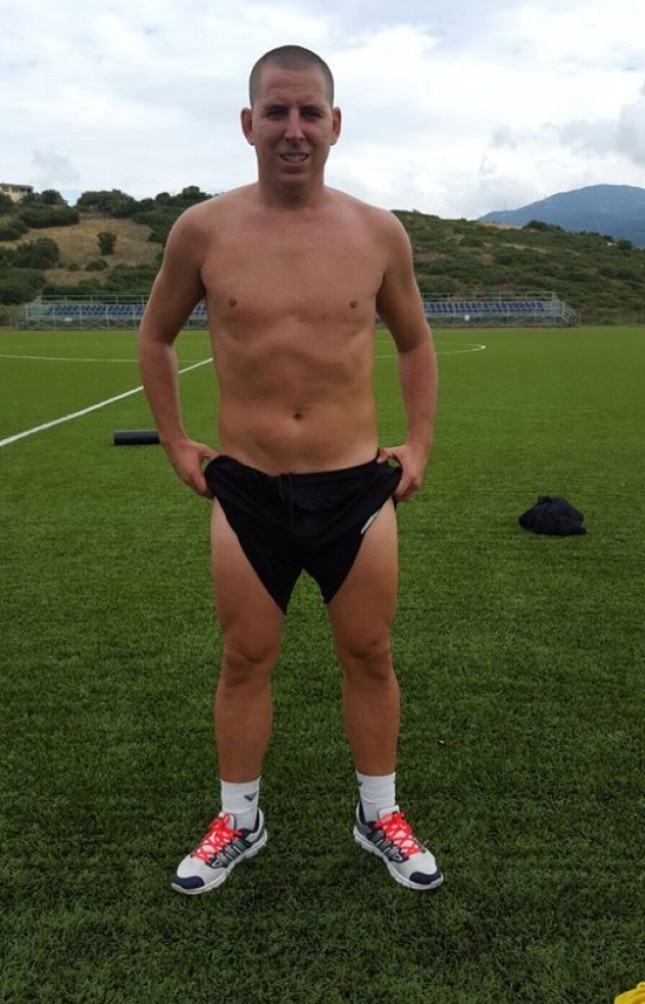 Γυμνός στην προπόνηση ο Κόκε! (photo)