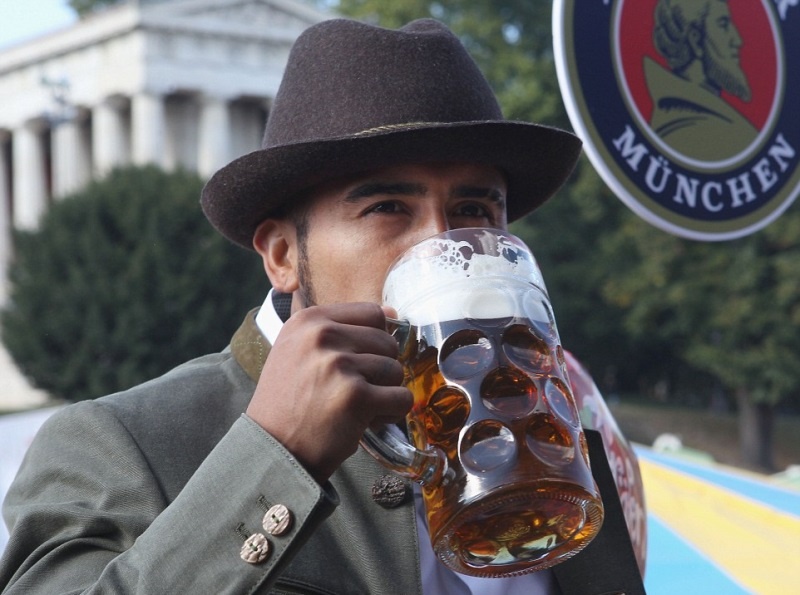 Ο «Λέβα», ο πότης Βιδάλ και το λαμπρό Oktoberfest της Μπάγερν! (photos)