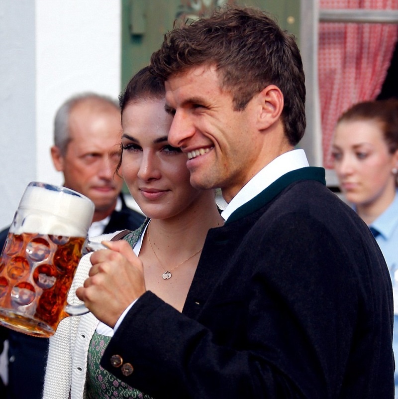 Ο «Λέβα», ο πότης Βιδάλ και το λαμπρό Oktoberfest της Μπάγερν! (photos)