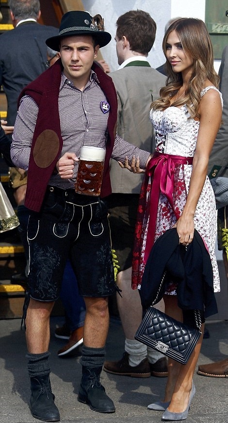 Ο «Λέβα», ο πότης Βιδάλ και το λαμπρό Oktoberfest της Μπάγερν! (photos)