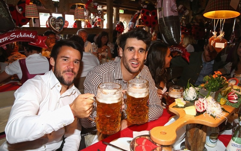 Ο «Λέβα», ο πότης Βιδάλ και το λαμπρό Oktoberfest της Μπάγερν! (photos)