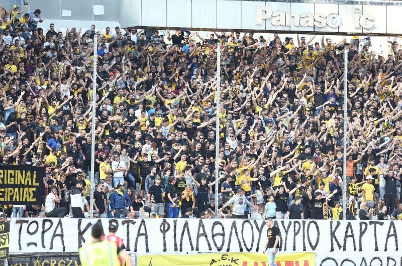 «Σήμερα κάρτα φιλάθλου, αύριο κάρτα πολίτη» (photos)