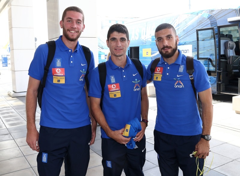 Έφυγαν χαμογελαστοί για Μπέλφαστ! (photos)