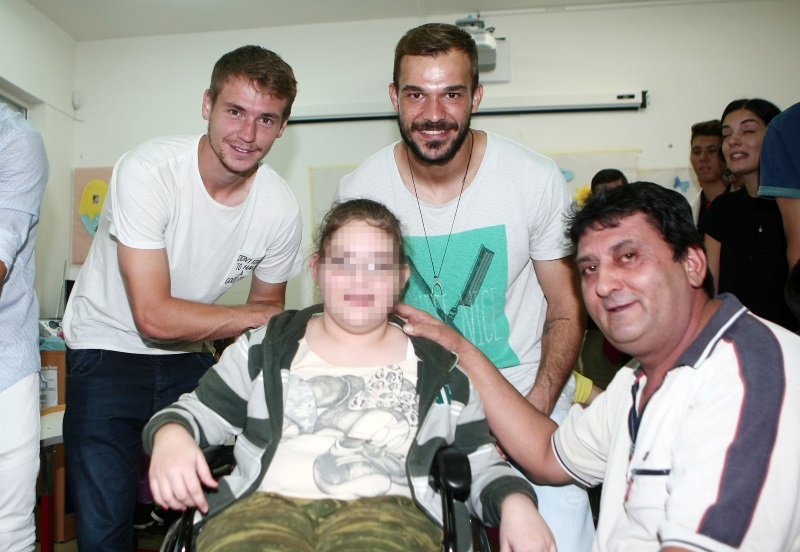Μοίρασε χαμόγελα στο ΚΑΣΠ η ΑΕΚ! (photos)