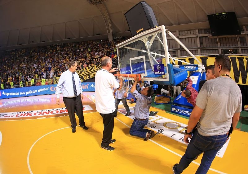 Έχεις τρελαθεί ρε Χάγκινς;;; (video+photos)