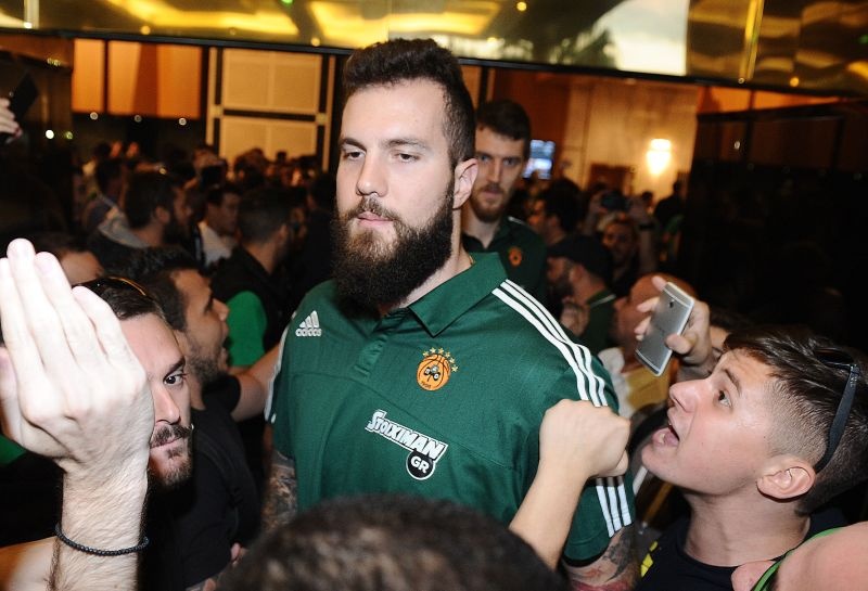 «Γκρεμίστηκε» το Caravel για τον Παναθηναϊκό (Photos)