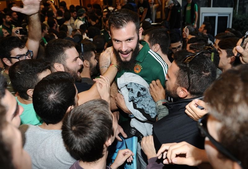 «Γκρεμίστηκε» το Caravel για τον Παναθηναϊκό (Photos)