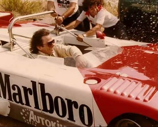 Πέθανε ο Μάκης Σαλιάρης! (photos)