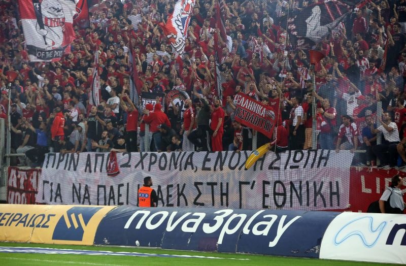 Ολυμπιακός-ΑΕΚ: Πανό… επίθεση σε Ένωση, Γεωργέα (photos)