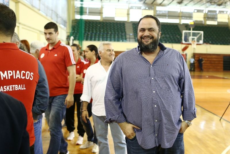 Είδε τα κορίτσια του Ολυμπιακού ο Μαρινάκης (photos)