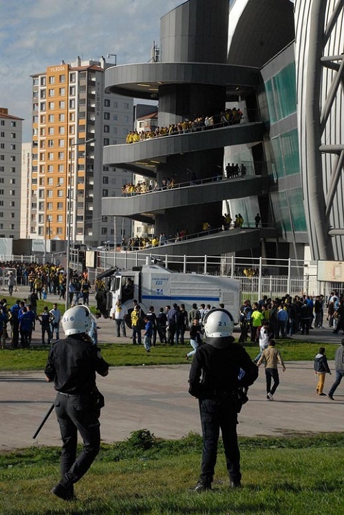 Ξύλο στην Τουρκία! (video+photos)