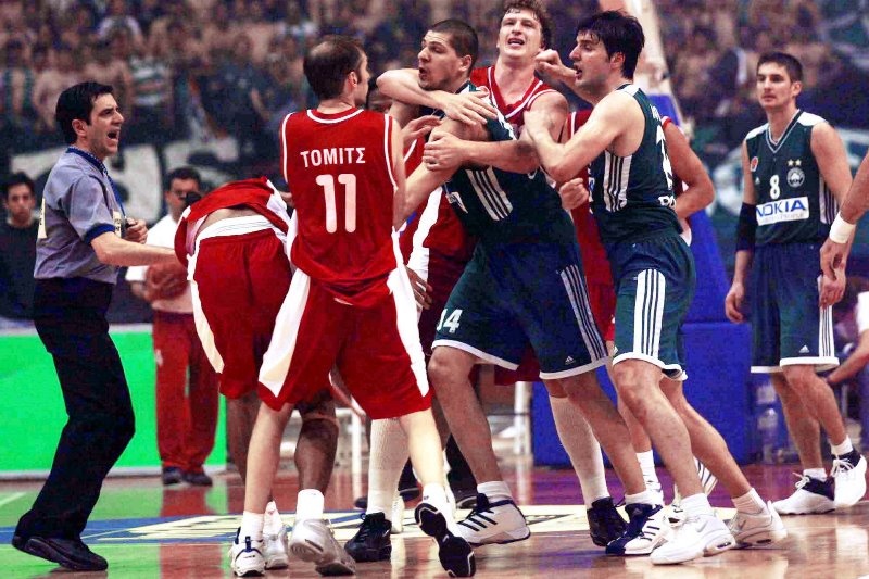 Μίλαν Τόμιτς: Επάγγελμα… μανουρατζής! (photos)