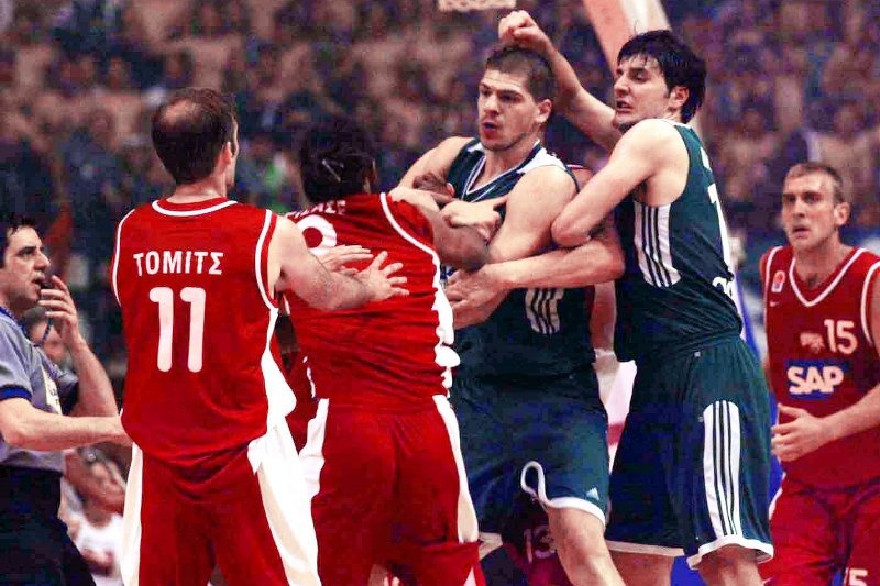 Μίλαν Τόμιτς: Επάγγελμα… μανουρατζής! (photos)