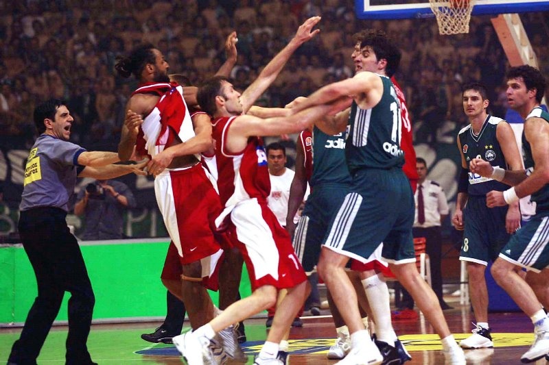 Μίλαν Τόμιτς: Επάγγελμα… μανουρατζής! (photos)