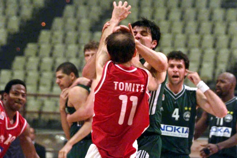 Μίλαν Τόμιτς: Επάγγελμα… μανουρατζής! (photos)