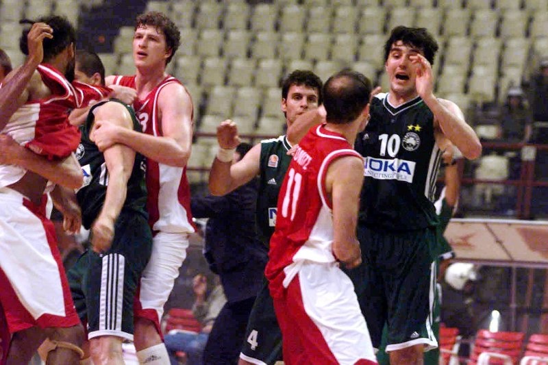 Μίλαν Τόμιτς: Επάγγελμα… μανουρατζής! (photos)