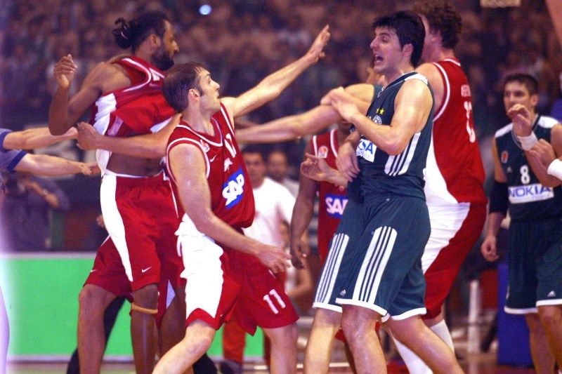 Μίλαν Τόμιτς: Επάγγελμα… μανουρατζής! (photos)