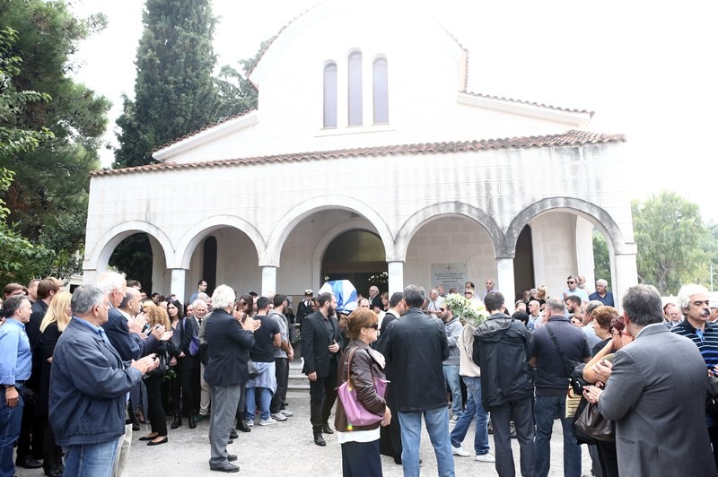 Το «τελευταίο αντίο» στον Μάκη Δενδρινό (photos)