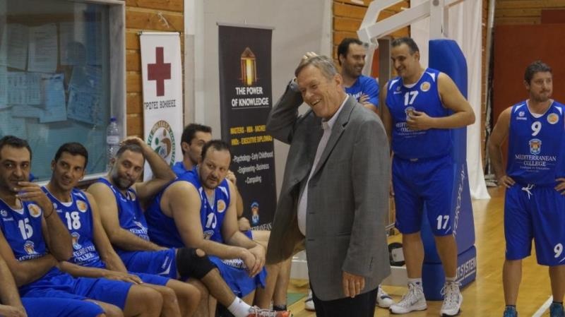 Καλάθι στην… ανθρωπιά! (photos)