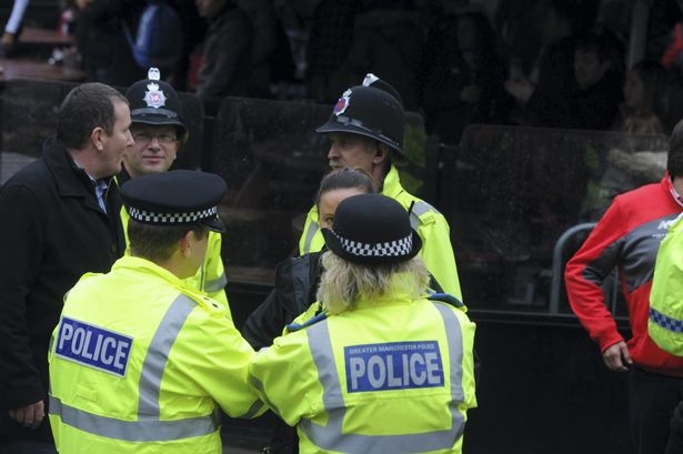 Απίστευτο ξύλο πριν τη σέντρα του Μάντσεστερ Σίτι-Σεβίλλη! (video&photos)