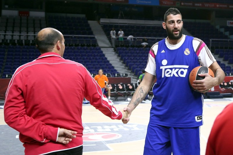 Μπουρούσης – Ολυμπιακός: Η αγάπη που έγινε μίσος και στο τέλος αδιαφορία! (photos+videos)