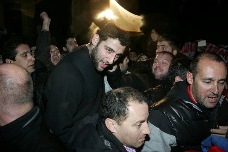 Μπουρούσης – Ολυμπιακός: Η αγάπη που έγινε μίσος και στο τέλος αδιαφορία! (photos+videos)