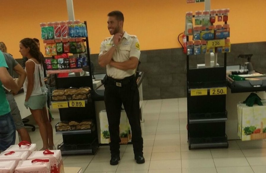 Σεκιούριτι σε σούπερ μάρκετ ο Ράμος! (photo)