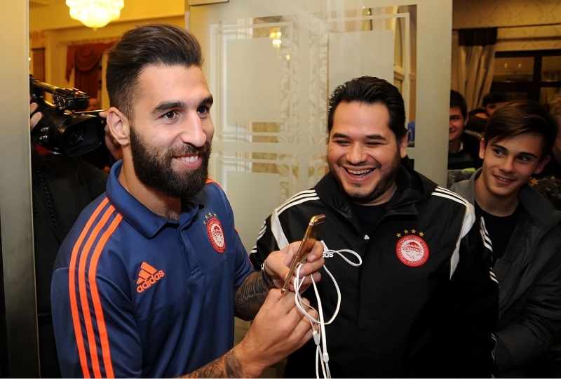 Ολυμπιακός: Τρομερή υποδοχή στη Βέροια! (photos)