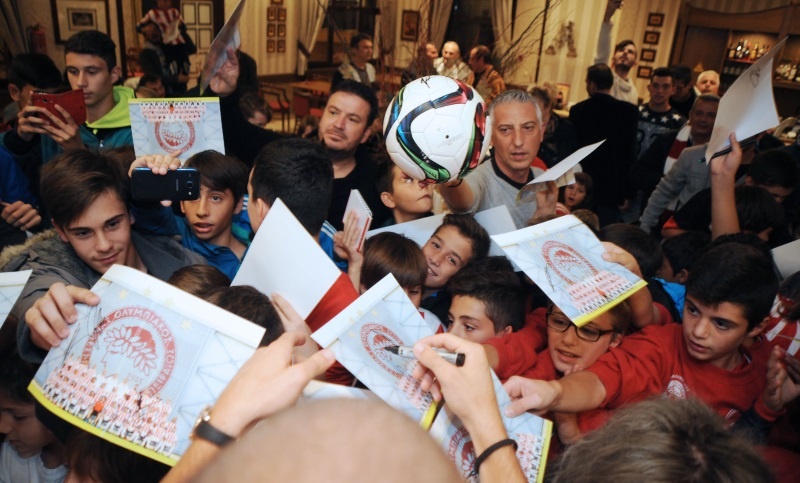 Ολυμπιακός: Τρομερή υποδοχή στη Βέροια! (photos)