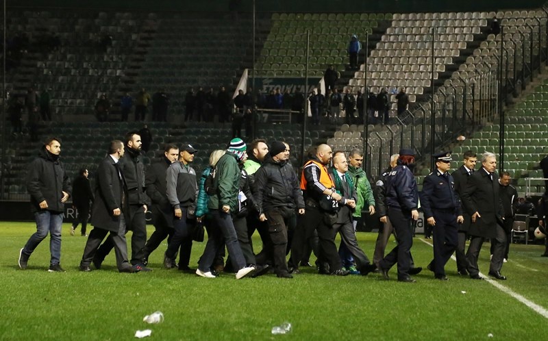 Το ντου των οπαδών στον Αλαφούζο (photos+video)