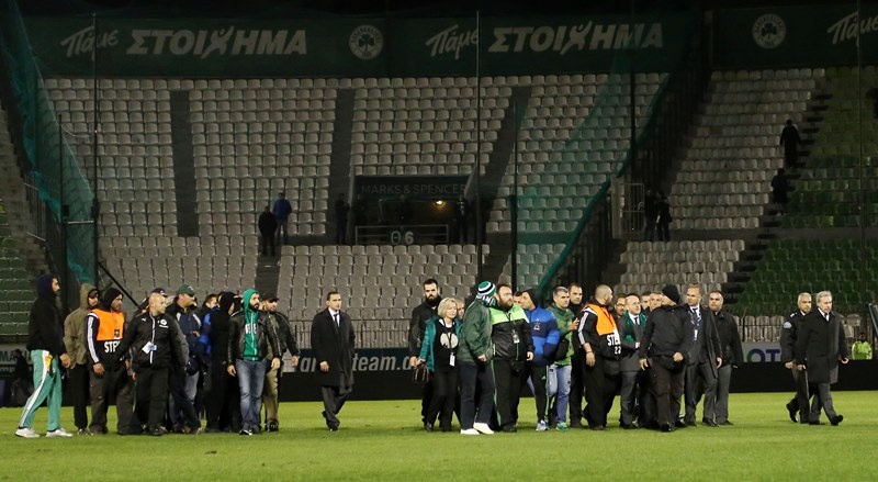 Το ντου των οπαδών στον Αλαφούζο (photos+video)