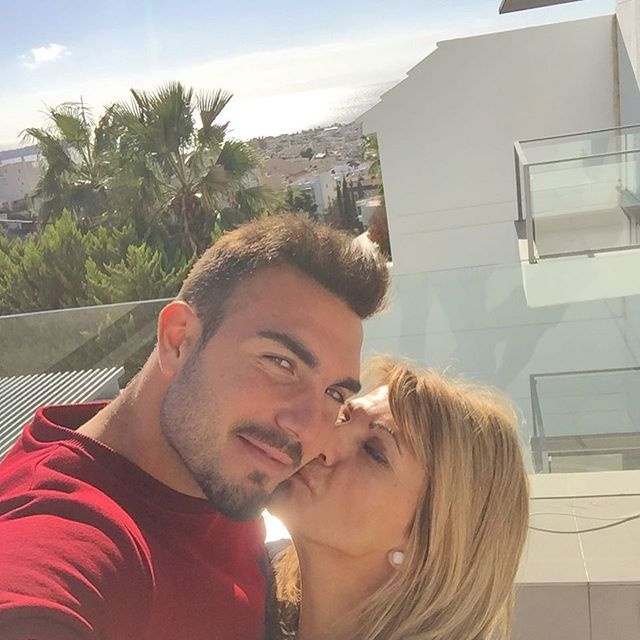 Το γυναικείο φιλί στον Ρομπέρτο (photo)