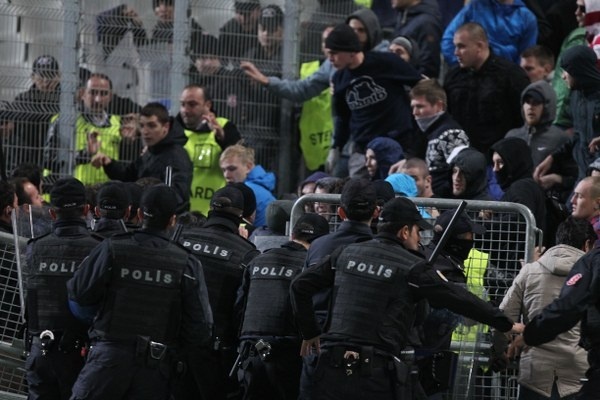 Απίστευτο ξύλο στην Τουρκία (photos)