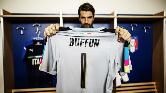 Νέα εμφάνιση η Εθνική Ιταλίας! (photos)