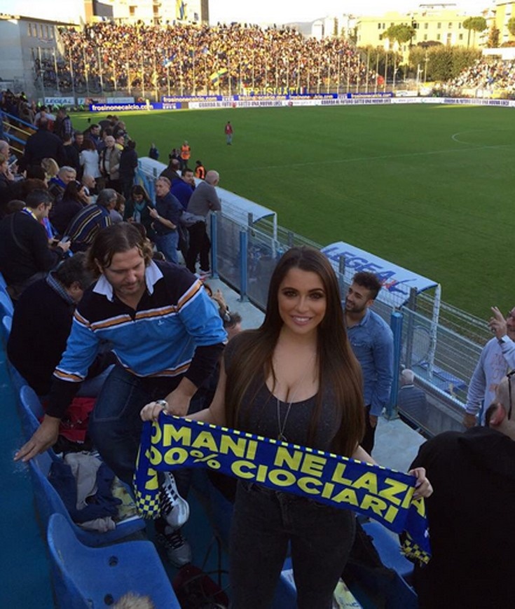 Η «καυτή» οπαδός της Φροζινόνε! (photos)